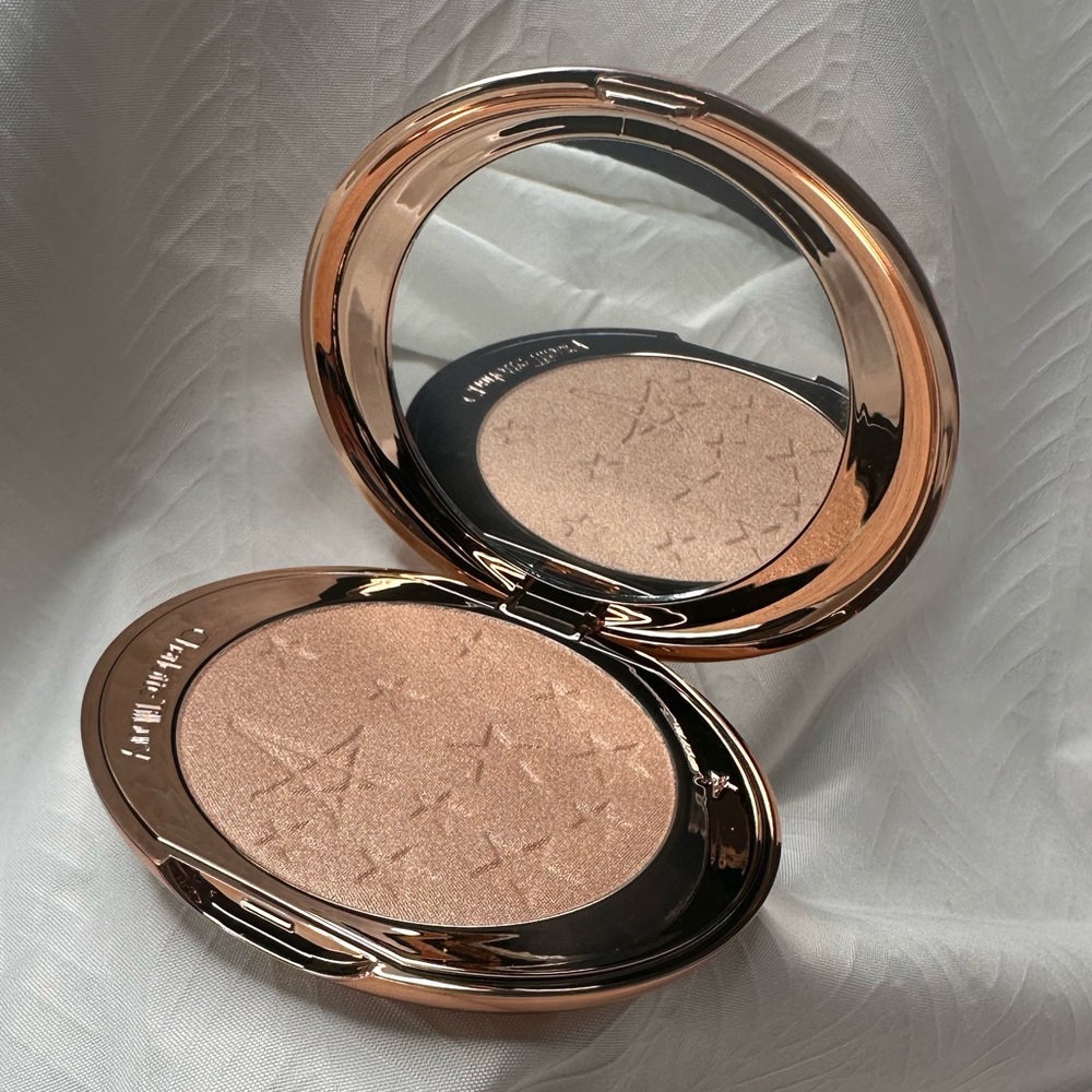 COPY - Charlotte Tilbury - Glow Glide Face Architect Highlighter